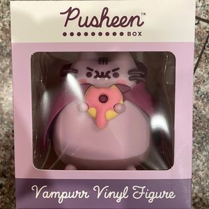 Pusheen Vampurr Vinyl Figure